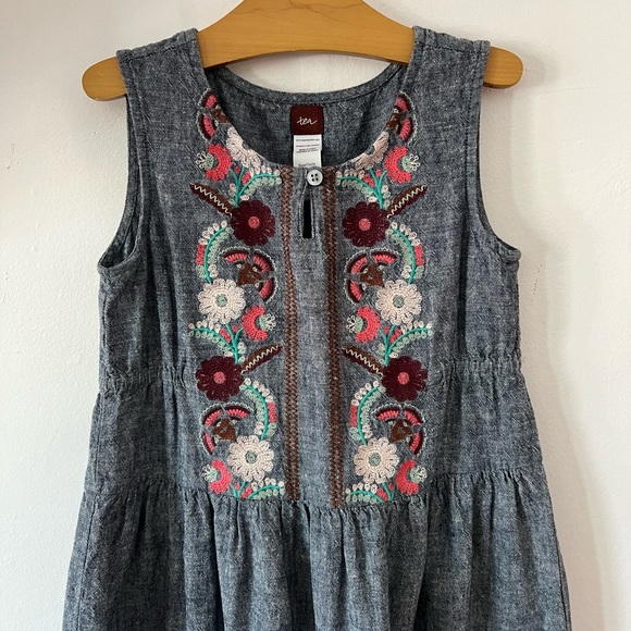 EUC Tea Collection sz 7 girls tiered chambray embroidery dress full skirt MINT - Picture 9 of 11